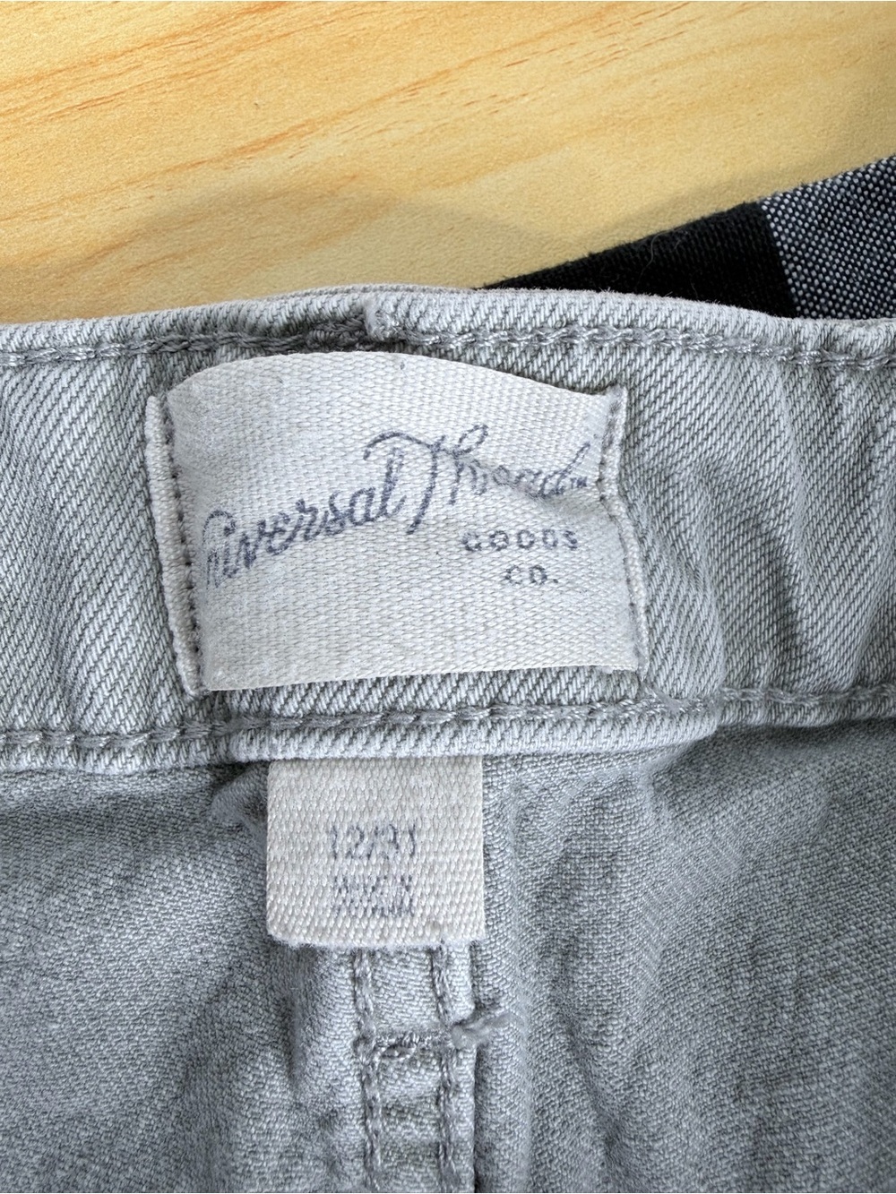 Universal Thread Denim Shorts Size 12 - Picture 4 of 6